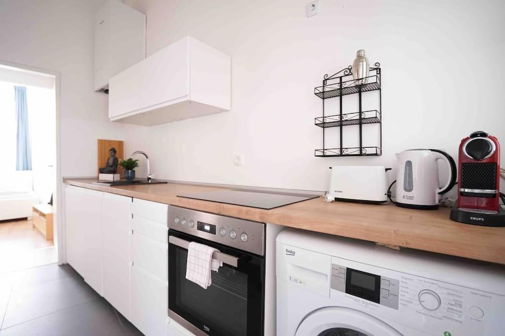 Modern Living In City Center - Fully Equipped Wien Eksteriør bilde