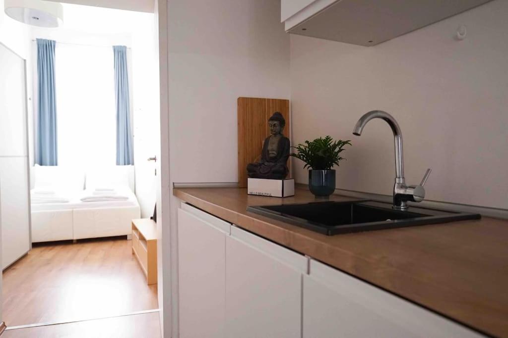 Modern Living In City Center - Fully Equipped Wien Eksteriør bilde