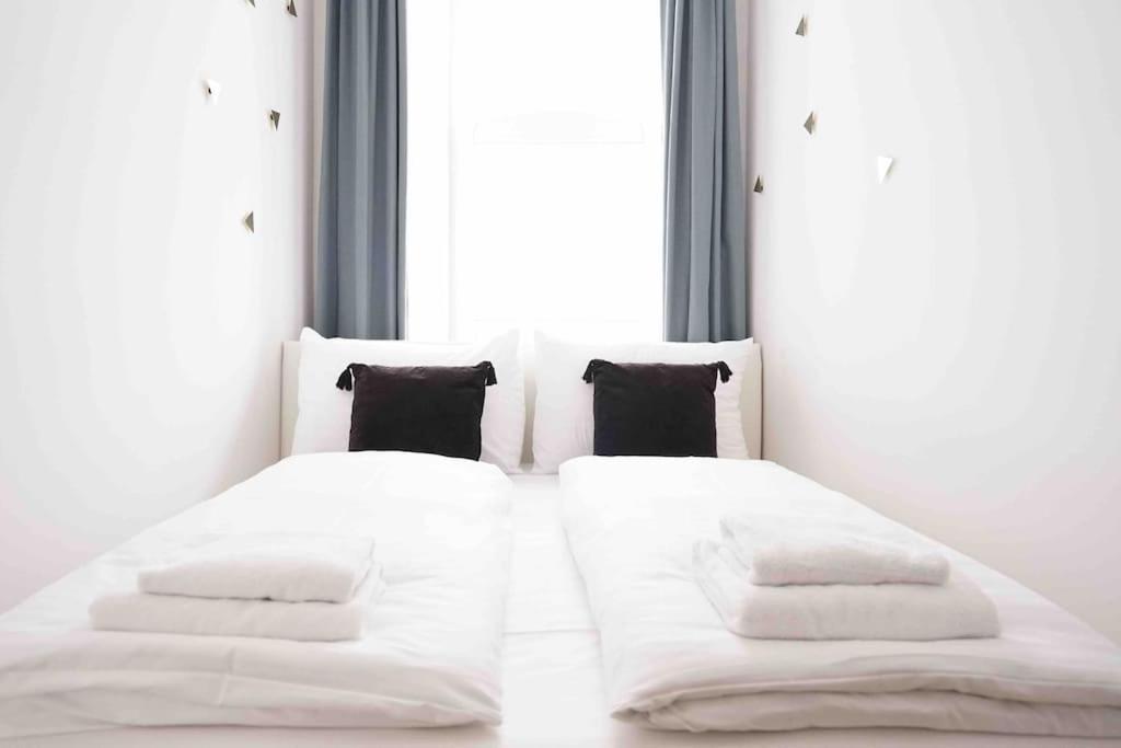Modern Living In City Center - Fully Equipped Wien Eksteriør bilde